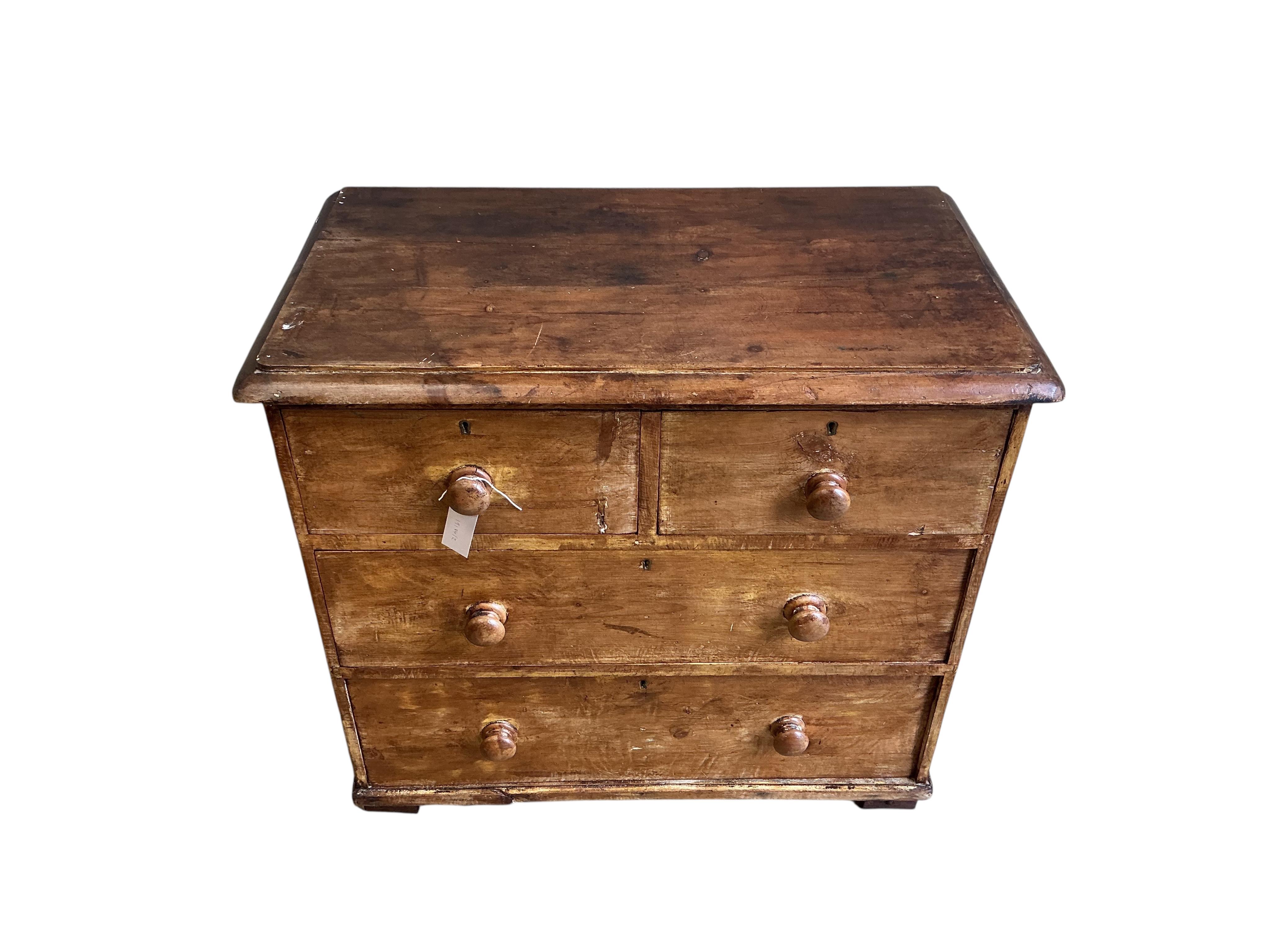 A small Victorian pine chest of drawers, width 83cm, depth 46cm, height 75cm